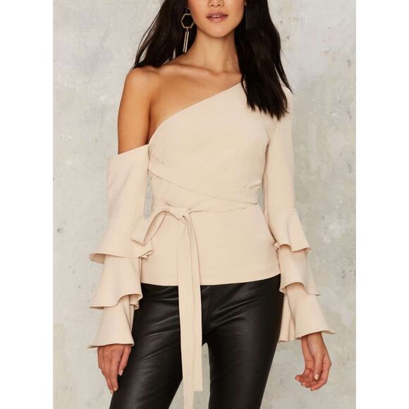 Lavish Alice Tier's Lookin' at You One Shoulder Top Ruffled Cream Womens Size 2 - Picture 1 of 10